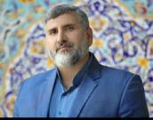 أستاذ جامعي وباحث في الأدب من كرمانشاه