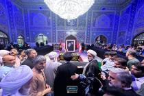 ادای احترام میهمانان کنفرانس به امام شهید وحدت