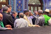 ادای احترام میهمانان کنفرانس به امام شهید وحدت