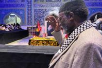 ادای احترام میهمانان کنفرانس به امام شهید وحدت