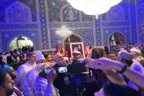 ادای احترام میهمانان کنفرانس به امام شهید وحدت