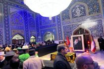 ادای احترام میهمانان کنفرانس به امام شهید وحدت
